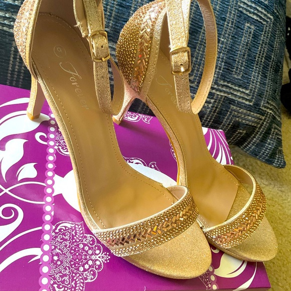 Sandals - Picture 5 of 5